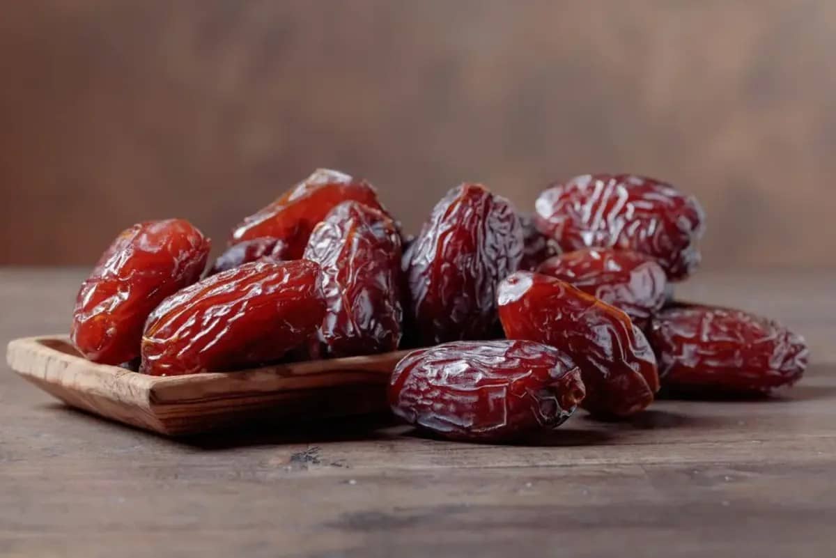 Boost Your Reproductive Health with Dates: 5 Impressive Benefits