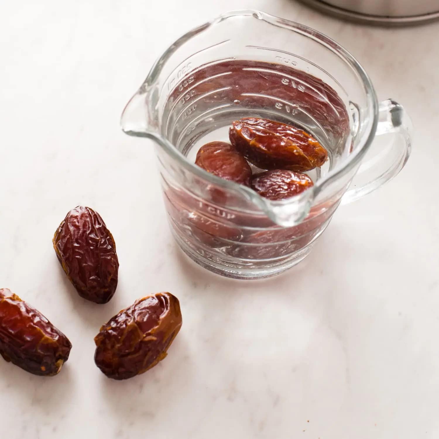 Unlock 5 Surprising Health Benefits of Soaked Dates